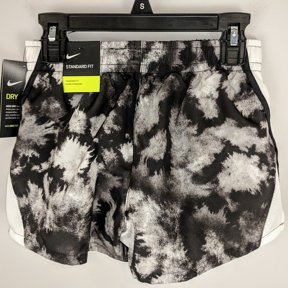 Nike Girls Dri-Fit Shorts NWT - Picture 2 of 3